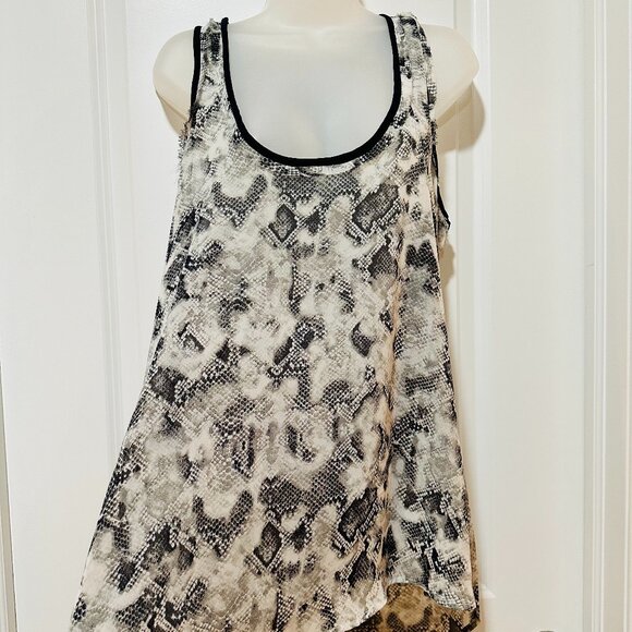 Kardashian Kolection Black & White Sheer Racerback Top, Size M - Picture 1 of 11
